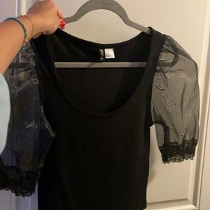 Black H&M puff sleeve top